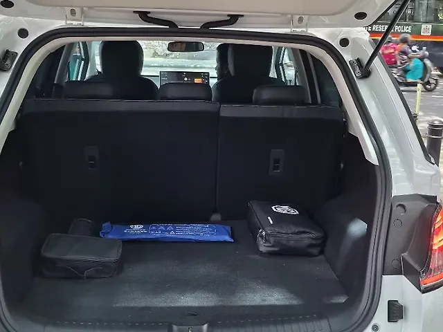 Used MG Windsor EV Essence 38.0 kWh in Bangalore