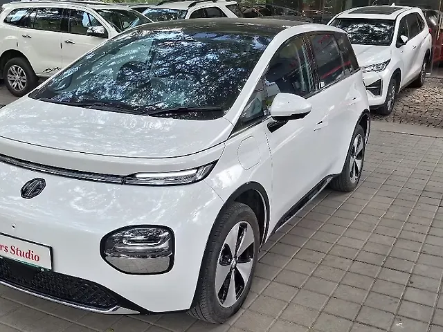 Used MG Windsor EV Essence 38.0 kWh in Bangalore