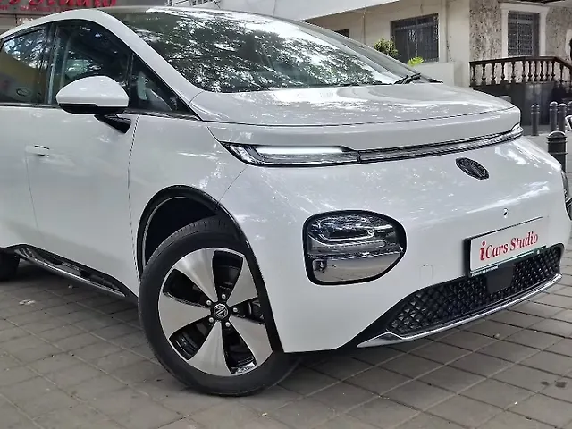 Used MG Windsor EV Essence 38.0 kWh in Bangalore