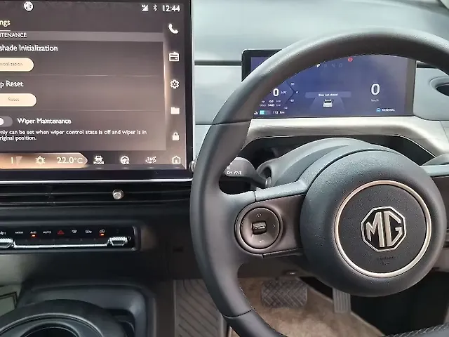 Used MG Windsor EV Essence 38.0 kWh in Bangalore