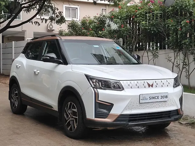 2023 Mahindra XUV400 - Photo 2
