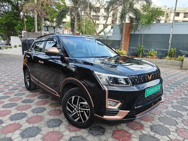 2023 Mahindra XUV400 - Photo 2
