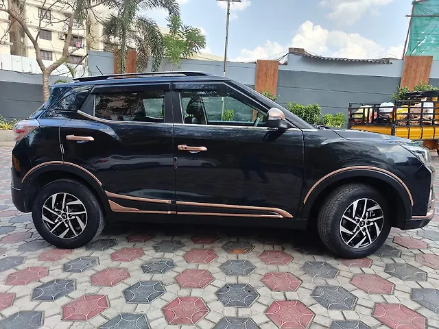 2023 Mahindra XUV400 - Photo 3