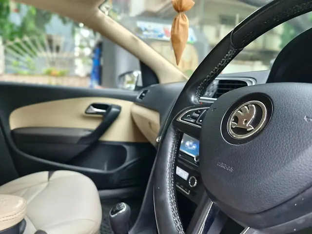 Used Skoda Rapid Ambition 1.6 MPI in Mumbai