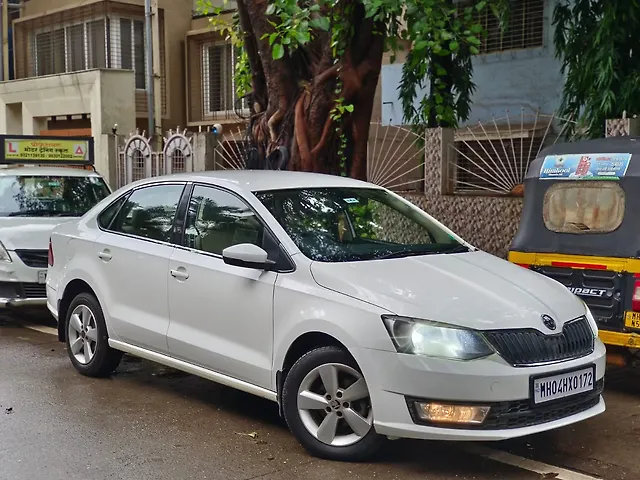 Used Skoda Rapid Ambition 1.6 MPI in Mumbai