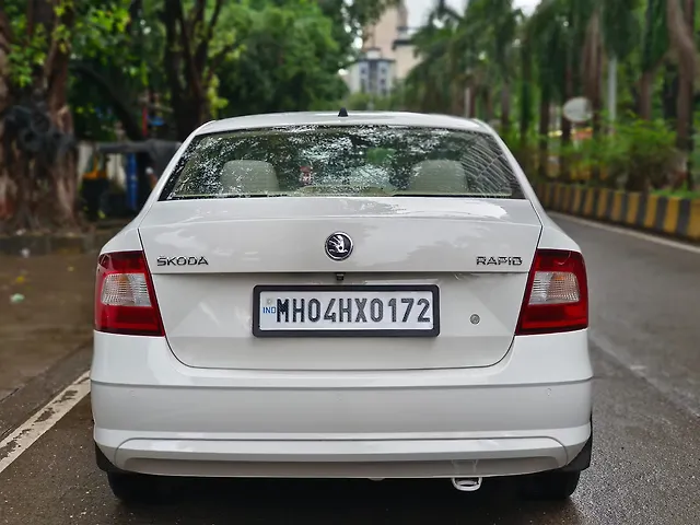 Used Skoda Rapid Ambition 1.6 MPI in Mumbai