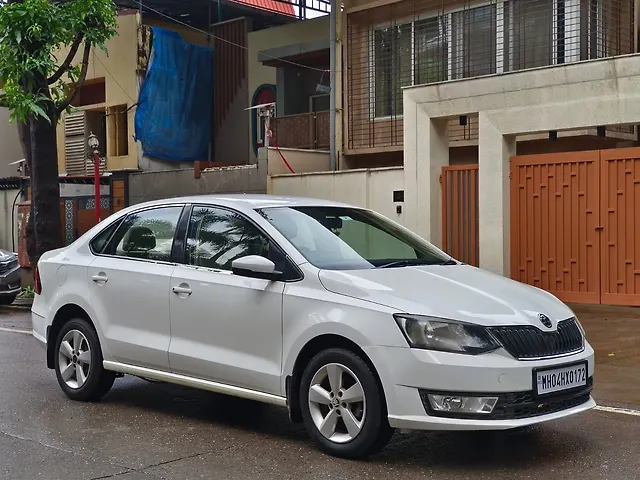 Used Skoda Rapid Ambition 1.6 MPI in Mumbai