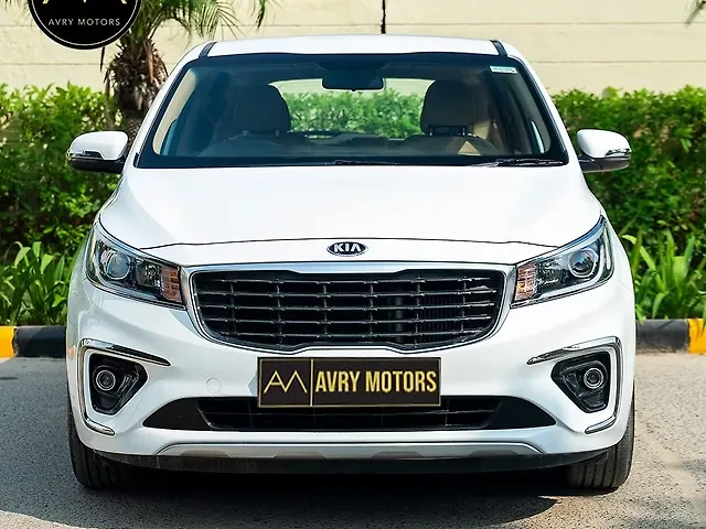 Used 2021 Kia Carnival in Delhi