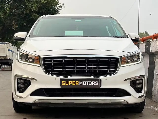 Used 2023 Kia Carnival in Delhi