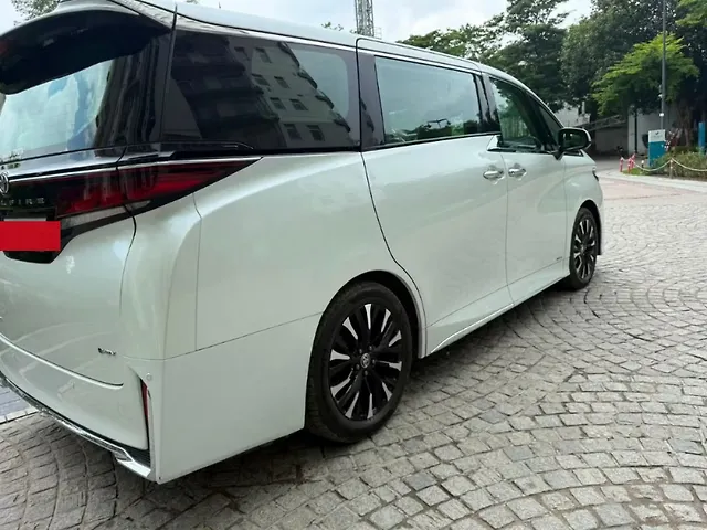 Used Toyota Vellfire VIP Executive Lounge Hybrid (Electric + Petrol) Automatic (e-CVT) in Meerut Used Toyota Vellfire VIP Executive Lounge Hybrid (Electric + Petrol) Automatic (e-CVT) in Meerut