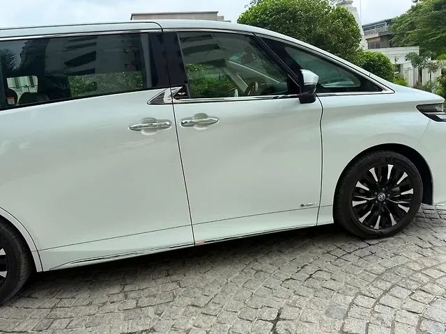 Used Toyota Vellfire VIP Executive Lounge Hybrid (Electric + Petrol) Automatic (e-CVT) in Meerut Used Toyota Vellfire VIP Executive Lounge Hybrid (Electric + Petrol) Automatic (e-CVT) in Meerut