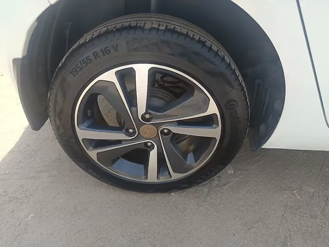 Used Tata Altroz [2020-2025] XZ (O) Petrol in Madurai