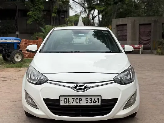 Used 2013 Hyundai i20 in Delhi