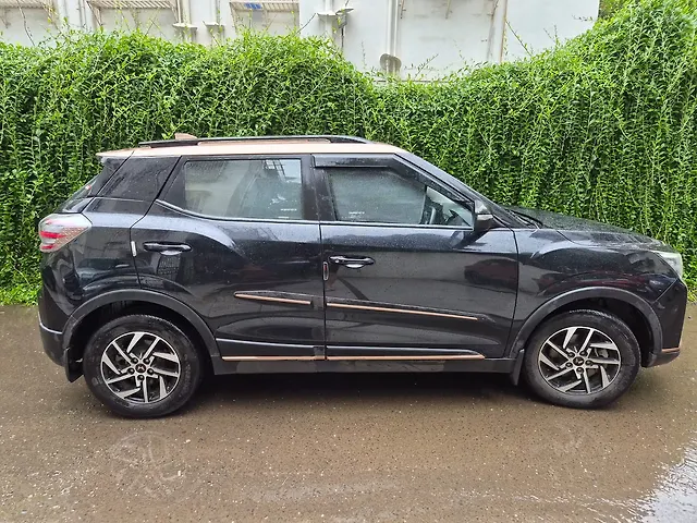 2024 Mahindra XUV400 - Photo 2
