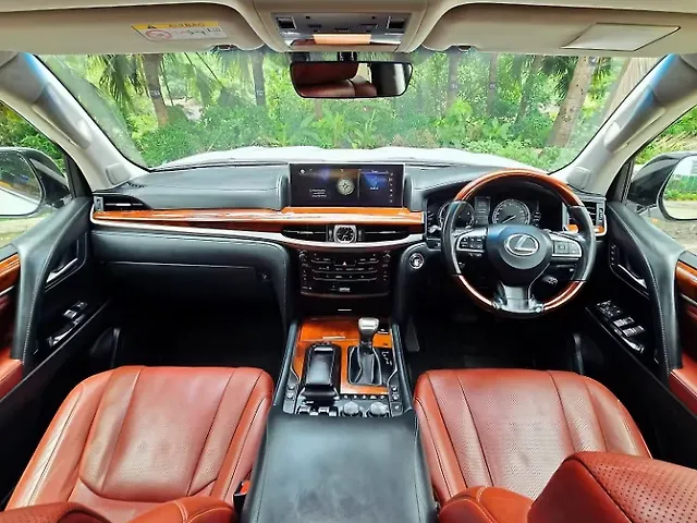 Used Lexus LX 570 V8 AT in Mumbai