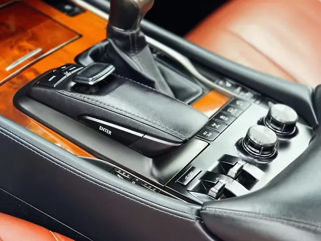 Used Lexus LX 570 V8 AT in Mumbai