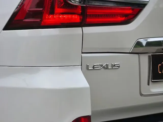 Used Lexus LX 570 V8 AT in Mumbai