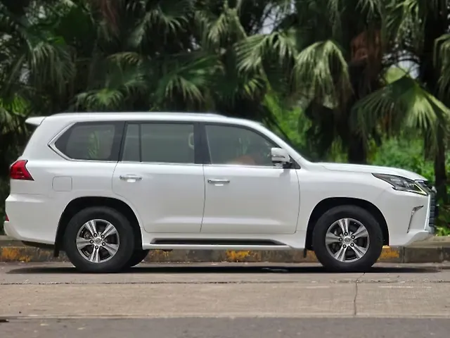 Used Lexus LX 570 V8 AT in Mumbai