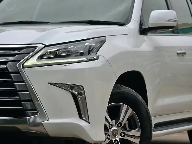 Used Lexus LX 570 V8 AT in Mumbai