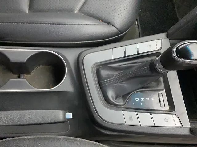 Used Hyundai Elantra [2016-2019] 1.6 SX (O) AT in Lucknow