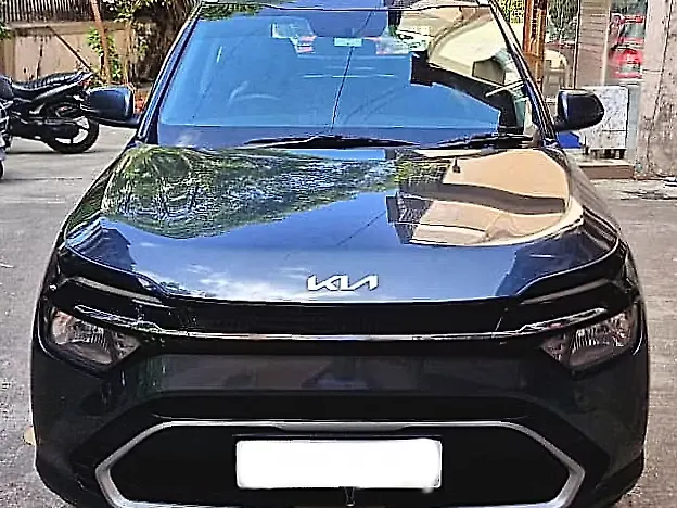 Used 2023 Kia Carens in Mumbai