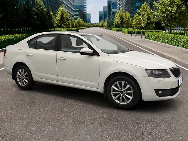 Used 2015 Skoda Octavia in Pune