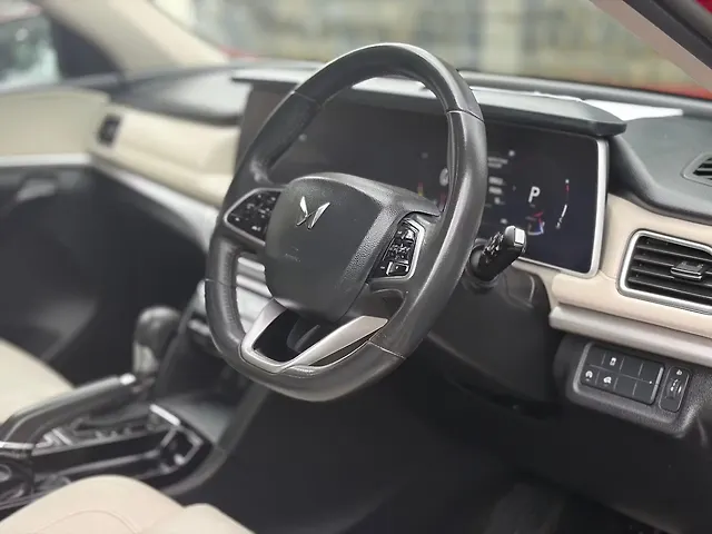 Used Mahindra Old Generation XUV700 AX 7 Petrol AT 7 STR [2023-2024] in Mumbai