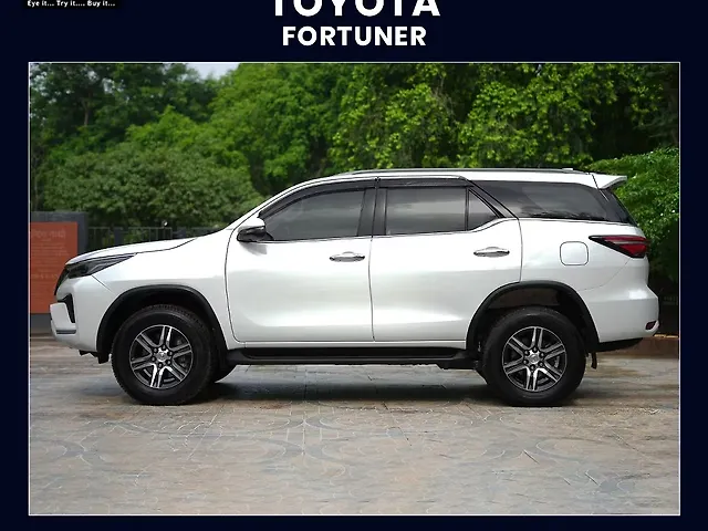Used Toyota Fortuner 4x2 2WD Petrol 2.7L Automatic in Delhi Used Toyota Fortuner 4x2 2WD Petrol 2.7L Automatic in Delhi