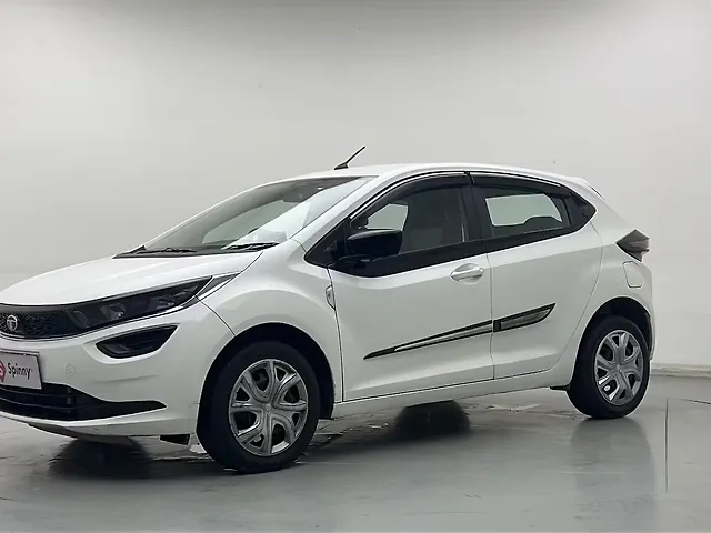 Used 2024 Tata Altroz in Delhi Used 2024 Tata Altroz in Delhi