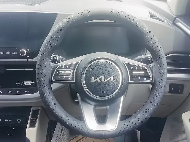 Used Kia Carens [2022-2023] Prestige Plus 1.4 Petrol MT 7 STR in Chennai