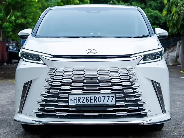 Used 2025 Lexus LM in Delhi