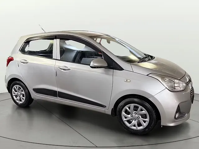 Used 2017 Hyundai Grand i10 in Delhi
