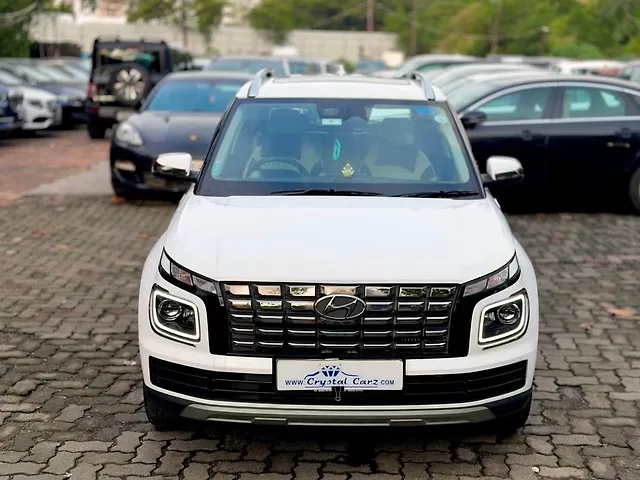 Used 2024 Hyundai Venue in Mumbai Used 2024 Hyundai Venue in Mumbai