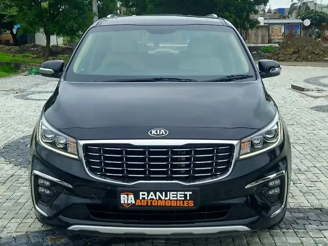 Used 2021 Kia Carnival in Indore