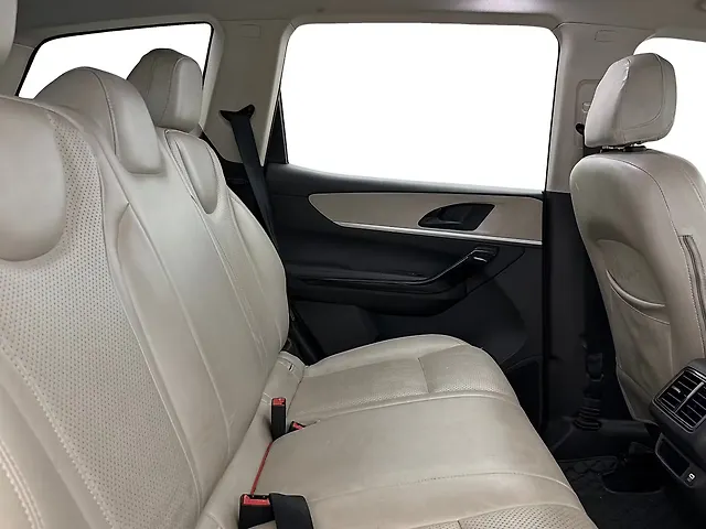 Used Mahindra Old Generation XUV700 AX 5 Petrol AT 5 STR [2021] in Gurgaon
