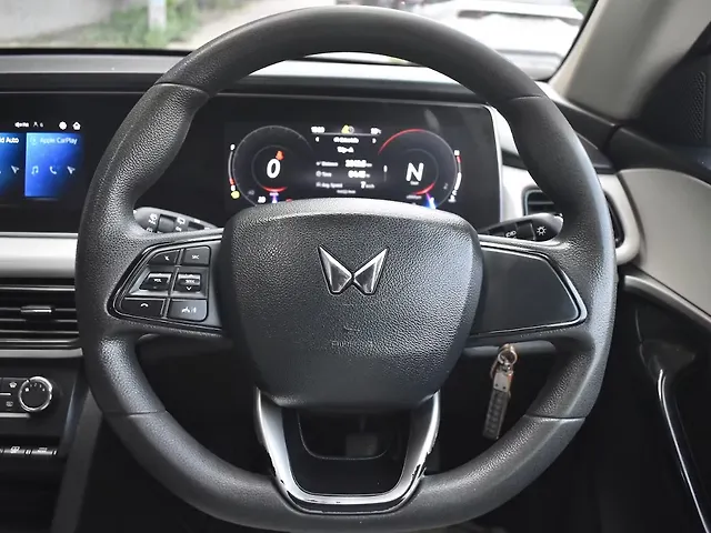 Used Mahindra Old Generation XUV700 AX 5 Diesel MT 5 STR [2021] in Gurgaon