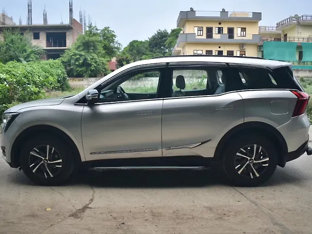 Used Mahindra Old Generation XUV700 AX 5 Diesel MT 5 STR [2021] in Gurgaon
