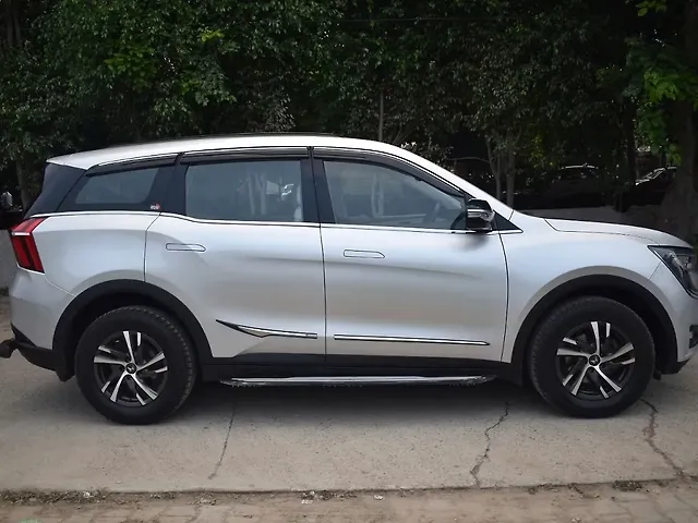 Used Mahindra Old Generation XUV700 AX 5 Diesel MT 5 STR [2021] in Gurgaon