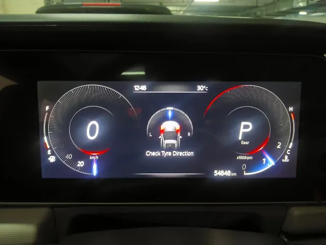 Used Mahindra Old Generation XUV700 AX 5 Petrol AT 5 STR [2021] in Delhi