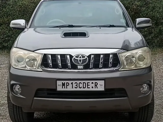 Used 2010 Toyota Fortuner in Indore