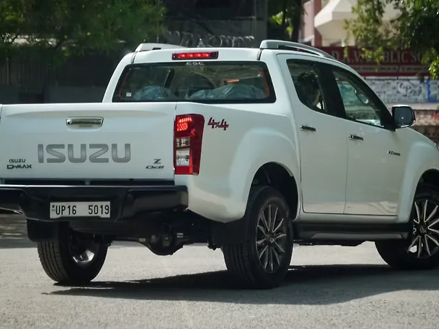 Used Isuzu V-Cross Z 4x4 4WD Diesel Turbo Manual [2024-2026] in Delhi