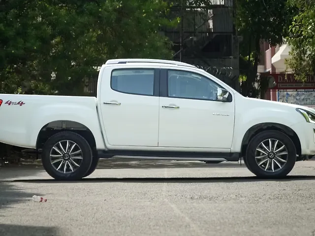 Used Isuzu V-Cross Z 4x4 4WD Diesel Turbo Manual [2024-2026] in Delhi
