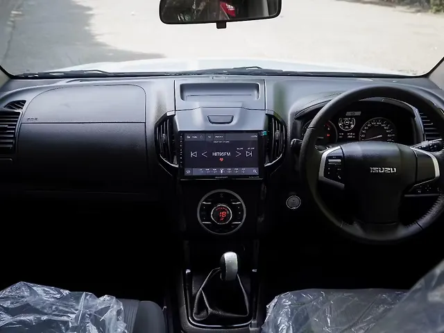 Used Isuzu V-Cross Z 4x4 4WD Diesel Turbo Manual [2024-2026] in Delhi