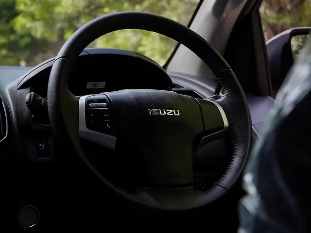 Used Isuzu V-Cross Z 4x4 4WD Diesel Turbo Manual [2024-2026] in Delhi