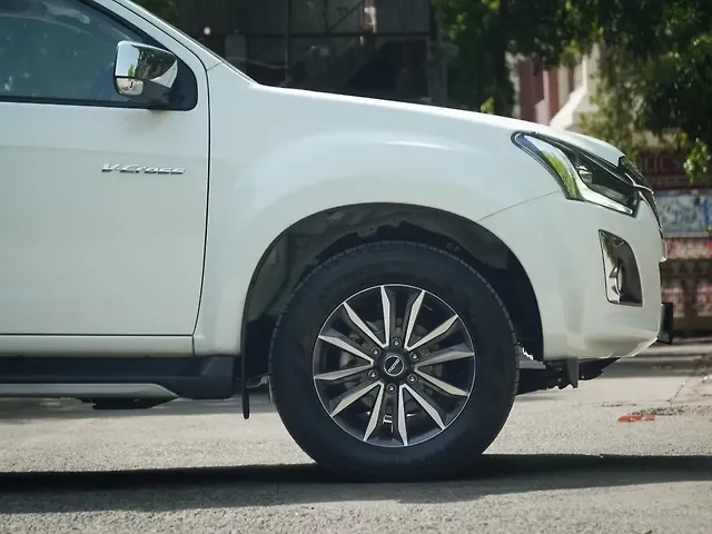 Used Isuzu V-Cross Z 4x4 4WD Diesel Turbo Manual [2024-2026] in Delhi