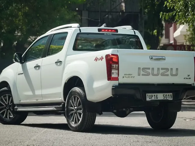 Used Isuzu V-Cross Z 4x4 4WD Diesel Turbo Manual [2024-2026] in Delhi