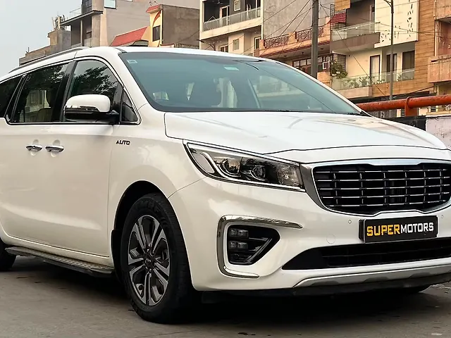 Used 2022 Kia Carnival in Delhi