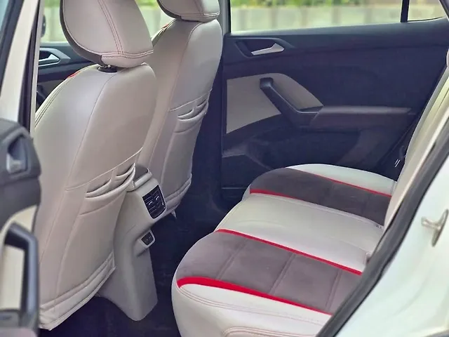 Used Volkswagen Taigun [2023-2026] Highline 1.0 TSI AT [2023-2024] in Mumbai