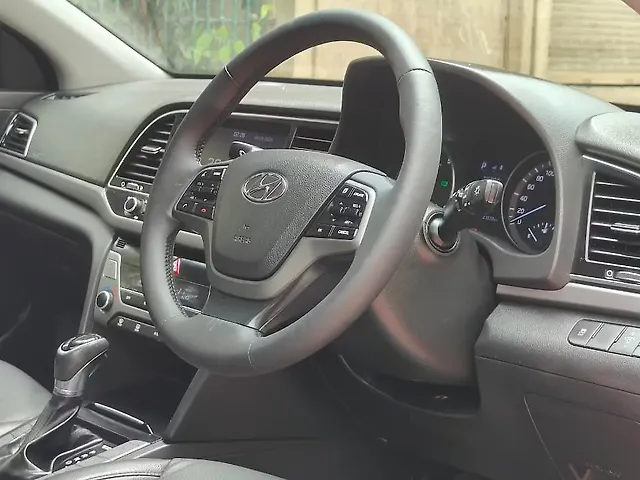 Used Hyundai Elantra SX (O) 2.0 AT in Mumbai
