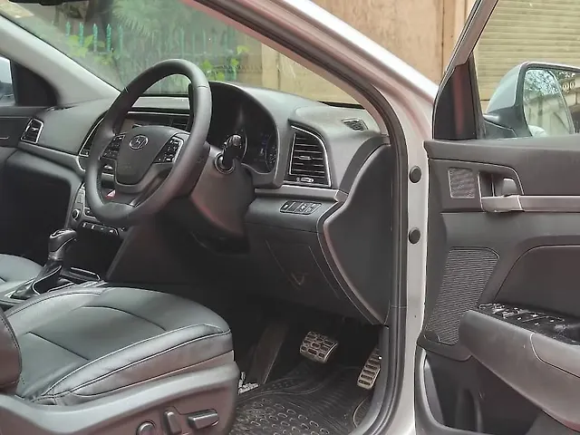 Used Hyundai Elantra SX (O) 2.0 AT in Mumbai
